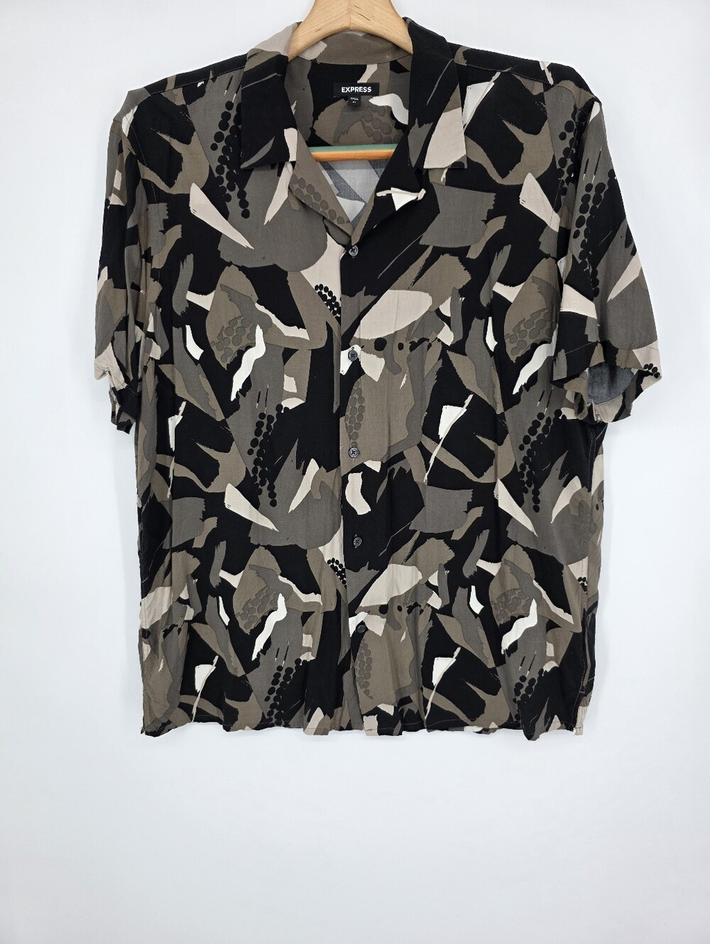 Express Men’s Short Sleeve Button-Up Shirt - Black & Taupe Abstract Pattern XL